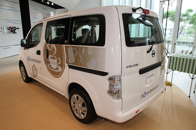 日産 e-NV200 発表会会場にて