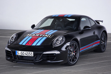 Burago BMW 911カレラレーシング ポルシェ、ル・マン復帰記念「911カレラS」の限定車を発売