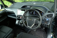 トヨタ ヴォクシー1.8 ハイブリッド V