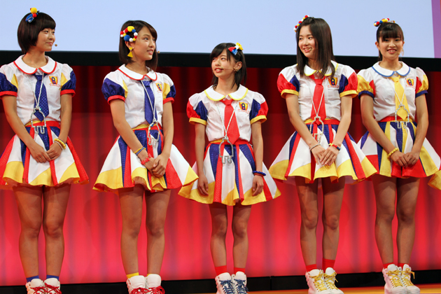 指原莉乃 With Akb48 Team 8が公式替え歌 恋する充電プリウス を熱唱 トヨタ プリウスphv 新tv Cm発表会 画像ギャラリー No 37 新型車リリース速報 Mota