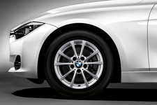BMW 320i Core