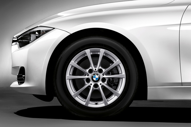 Bmw 3i に安全装備などを標準装備した特別仕様車を発売 画像ギャラリー No 5 業界先取り 業界ニュース 自動車ニュース22国産車から輸入車まで Mota