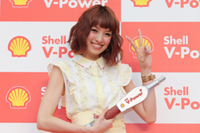 「Shell V-Power」PR発表会に登場したアッキーナこと南明奈さん