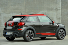 新型「MINI ペースマン」/エクステリア・リア7:3