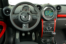 新型「MINI ペースマン」/インテリア・インパネ