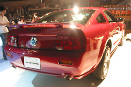 新型マスタング リアビュー