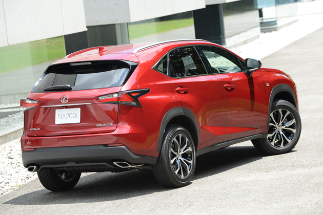 解説 レクサス Nx300h ハイブリッド Nx0t ターボ 新型車解説 渡辺陽一郎 3 4 話題を先取り 新型車解説14 Mota