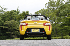 ダイハツ 新型 コペン(コペン ローブ)[DAIHATSU NEW COPEN ROBE]／ボディカラー：ジョーヌイエロー