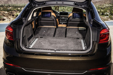 BMW 新型 X6/シートアレンジ・ラゲッジルーム