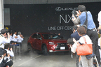 トヨタ九州宮田工場でレクサス新型NXラインオフ