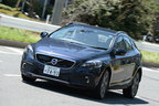 ボルボ V40クロスカントリー T5 4WD　ボディカラー：カスピアンブルーメタリック