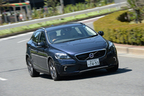 ボルボ V40クロスカントリー T5 4WD　ボディカラー：カスピアンブルーメタリック