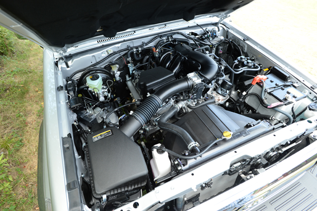 トヨタ 新型ランドクルーザー70 4ドアバン/エンジン