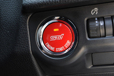 スバル 新型WRX STI STI（STIパーツ装着車）／プッシュエンジンスイッチ[開発中]
