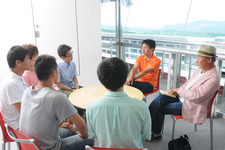 86 開発者 多田氏と学生カーソムリエの対談の様子