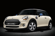 激レア!MAXWELLマックスウェル RACING MINI ミニクーパー 新型MINIクーパーのオプションパッケージにイギリスをイメージ