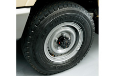 トヨタ ランドクルーザー70 ダブルキャブ ピックアップトラック