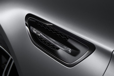 BMW「M5」の特別限定車「30 Jahre M5」／エクステリア