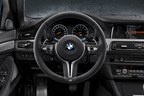 BMW「M5」の特別限定車「30 Jahre M5」／インテリア・ステアリング周り