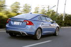 VOLVO S60 特別仕様車「S60 T4 R-DESIGN PLUS(アール デザイン プラス)」[ボディカラー：パワーブルーメタリック]　試乗レポート　2