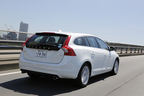 VOLVO V60 特別仕様車「V60 LUXURY EDTION(ラグジュアリー エディション)」[ボディカラー：クリスタルホワイトパール]試乗レポート　3