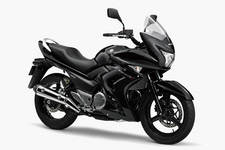 スズキ GSR250F パールネブラーブラック