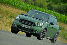 MINI 新型ミニクロスオーバー[海外仕様モデル]
