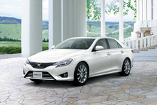 トヨタ、イエローをキーカラーにしたマークXの特別仕様車「MARK