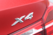 BMW X4 xDrive35i M Sport [4WD・ボディカラー：メルボルン・レッド]