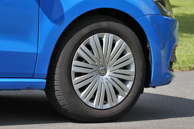 フォルクスワーゲン 新型 ポロ TSI Comfortline[FF／ボディカラー：コーンフラワーブルー／アダプティブクルーズコントロール"ACC"(全車速追従機能付)パッケージ装着車]