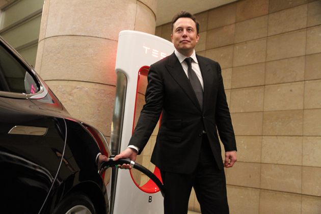 テスラ スーパーチャージャーとイーロン・マスクCEO