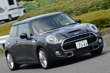 MINI Cooper S(ミニ クーパーS)[FF／ボディカラー：サンダー・グレー]　試乗レポート／今井優杏　13