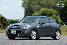 新型 MINI Cooper S(ミニ クーパーS)[FF／ボディカラー：サンダー・グレー]