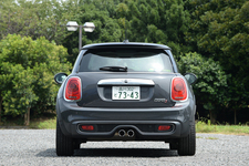 新型 MINI Cooper S(ミニ クーパーS)[FF／ボディカラー：サンダー・グレー]