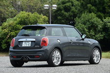 新型 MINI Cooper S(ミニ クーパーS)[FF／ボディカラー：サンダー・グレー]