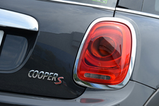新型 MINI Cooper S(ミニ クーパーS)[FF／ボディカラー：サンダー・グレー]