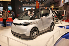 ヤマハ発動機「MOTIV(モティフ)」(2人乗り都市向け小型4輪コンセプトカー)[2013 東京モーターショー参考出品車／ゴードン・マーレーデザイン社共同研究開発]