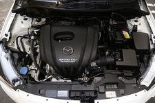 マツダ 新型 デミオ 13S L Package[2WD・5MT／ボディカラー：スノーフレークホワイトパールマイカ]