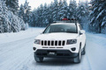 ジープ、アウトドアアクティビティ向けアイテム装備の限定車「Jeep Compass North」を発売