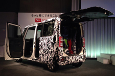 ダイハツ DECADECA（デカデカ）ベースの新型軽自動車 [2014年11月発表予定]