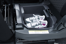 ダイハツ DECADECA(デカデカ)ベースの新型軽自動車