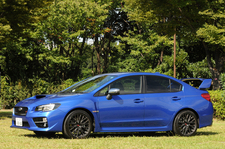 スバル 新型 WRX STI[AWD・6MT／ボディカラー：WRブルー・パール]