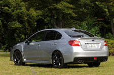 スバル 新型 WRX S4 2.0GT EyeSight[AWD・CVT(スポーツリニアトロニック)／ボディカラー：アイスシルバー・メタリック]