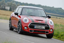 新型ミニ5ドア（F55）／Mini CooperS 5door