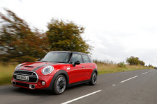新型ミニ5ドア（F55）／Mini CooperS 5door