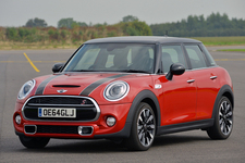新型ミニ5ドア(F55)/Mini CooperS 5door