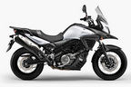 スズキ「V-Strom650XT ABS」／ボディカラー：パールブレーシングホワイト