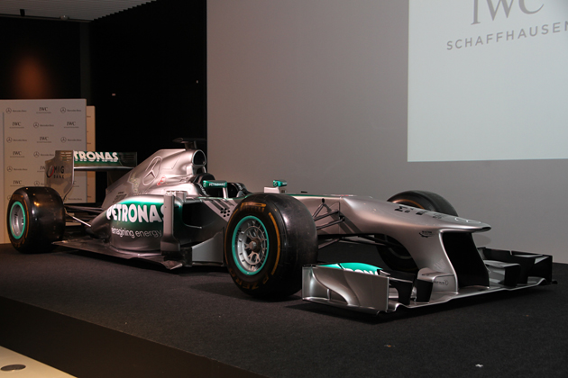 F1メルセデスペトロナスW04 1/18ニコ・ロズベルグ メルセデスAMG