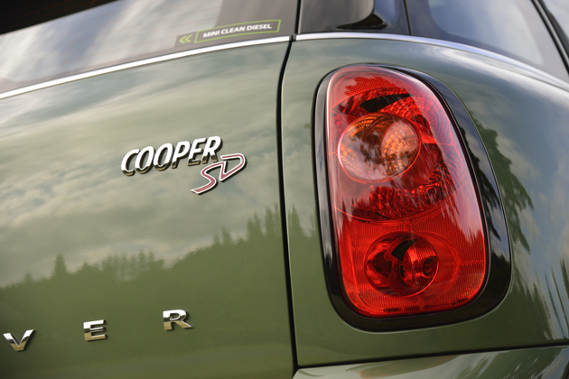 MINI Cooper SD Crossover(ミニクロスオーバー クーパーSD／クリーンディーゼル搭載モデル)[ボディカラー：ジャングル・グリーン(新色)] 試乗レポート／藤島知子　21