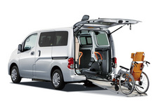 日産 NV200バネット「チェアキャブ 車いす2名仕様」